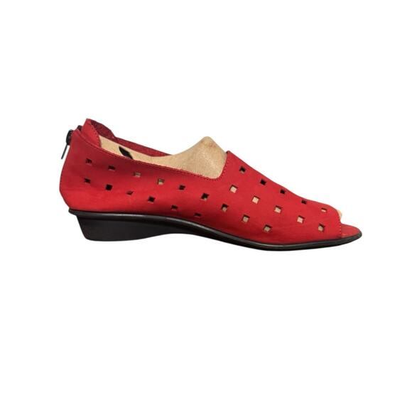 Sesto Meucci Evonne Red Nubock Cushioned Footbed Open Toe Slip On Flats - Size 9 - Picture 6 of 14